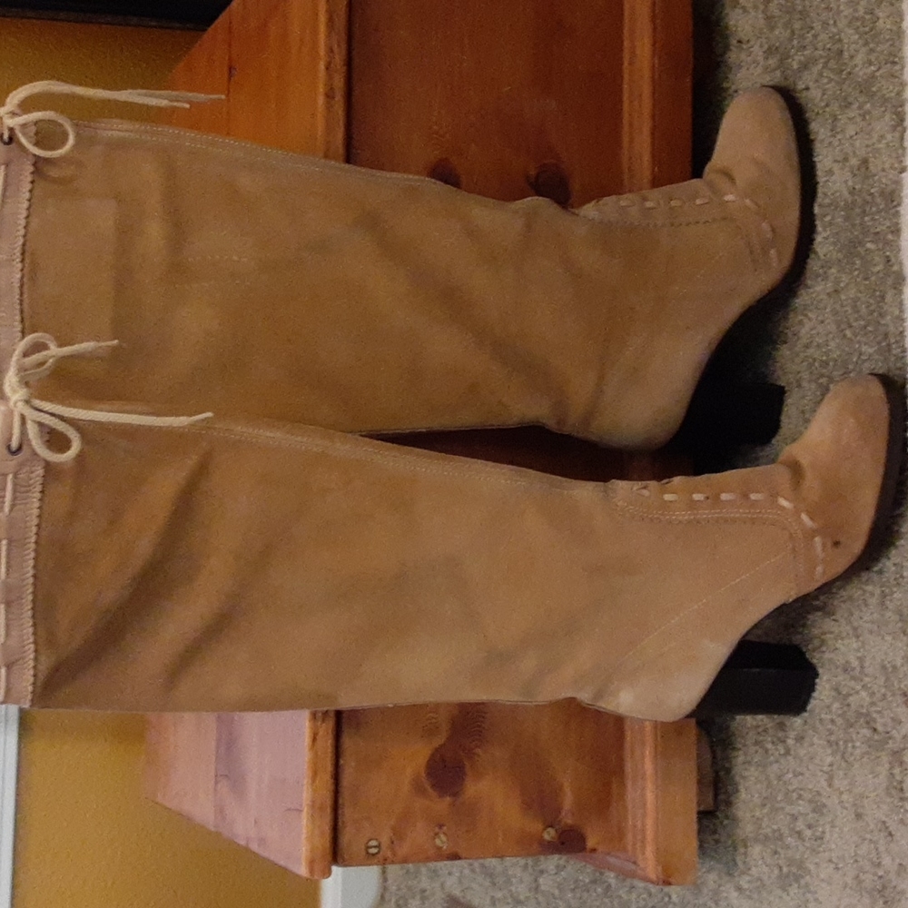 Women's tan suede boots in size 7.